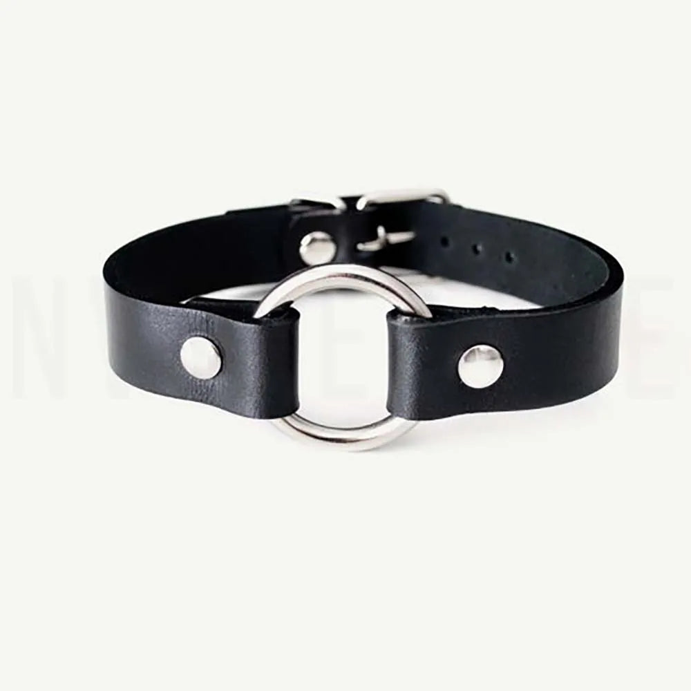 Choker na szyję z metalowym pierścieniem