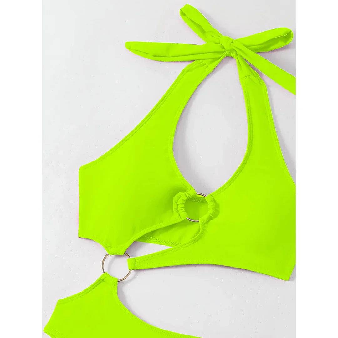 Monokini z ozdobnymi złotymi pierścieniami