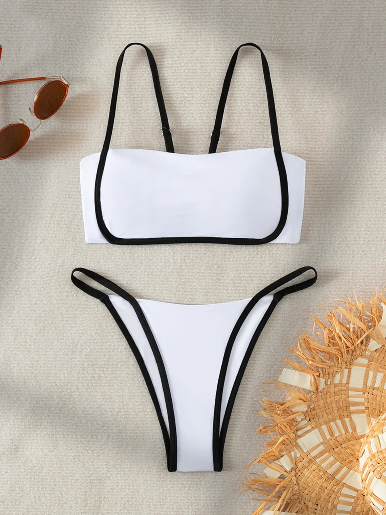 Bikini z wiązaniem na plecach