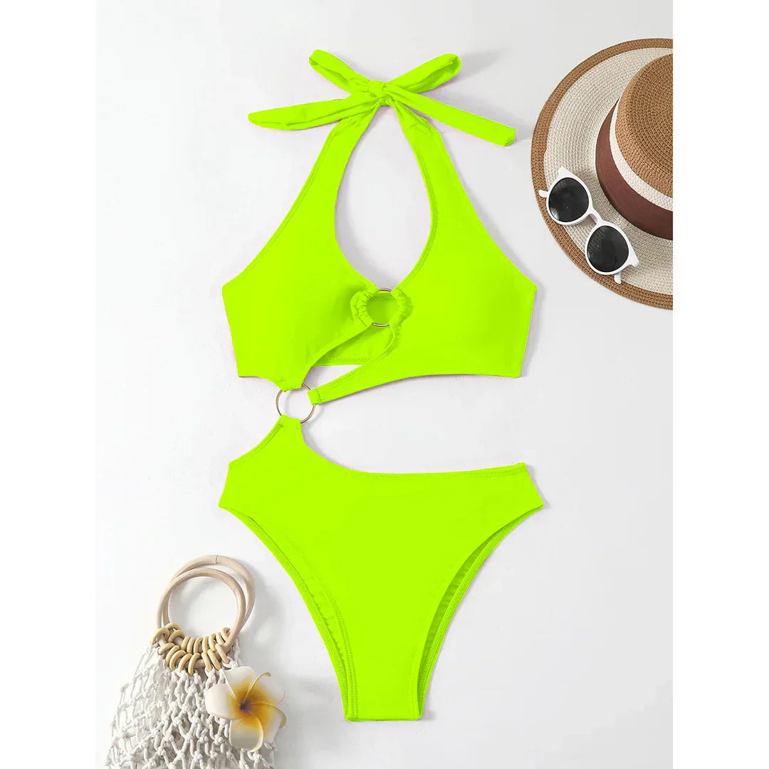 Monokini z ozdobnymi złotymi pierścieniami