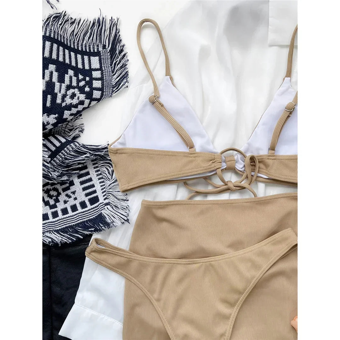 Dwuczęściowy strój kąpielowy ze spódniczką