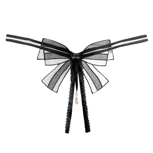 Otwarte stringi z perełką