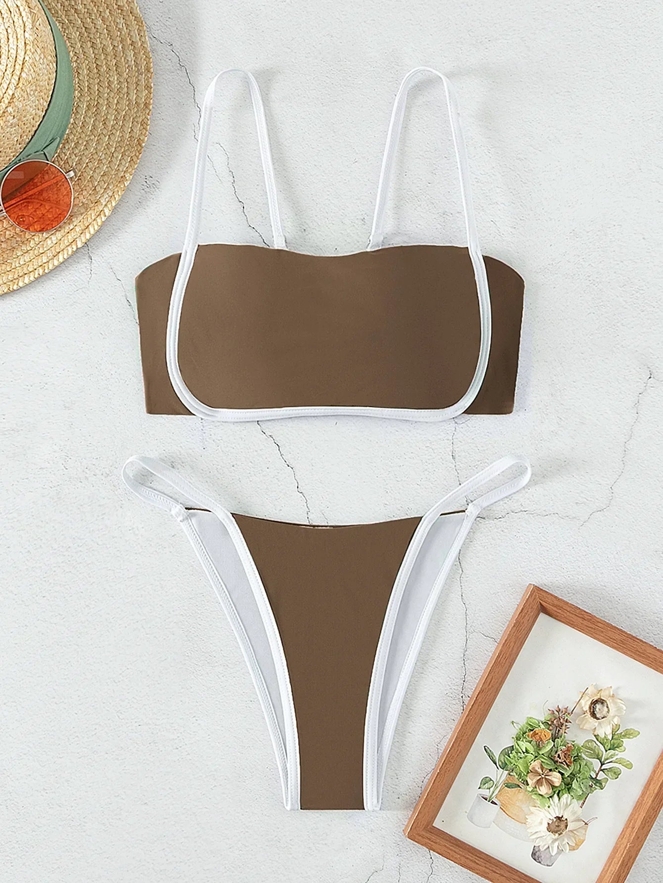 Bikini z wiązaniem na plecach