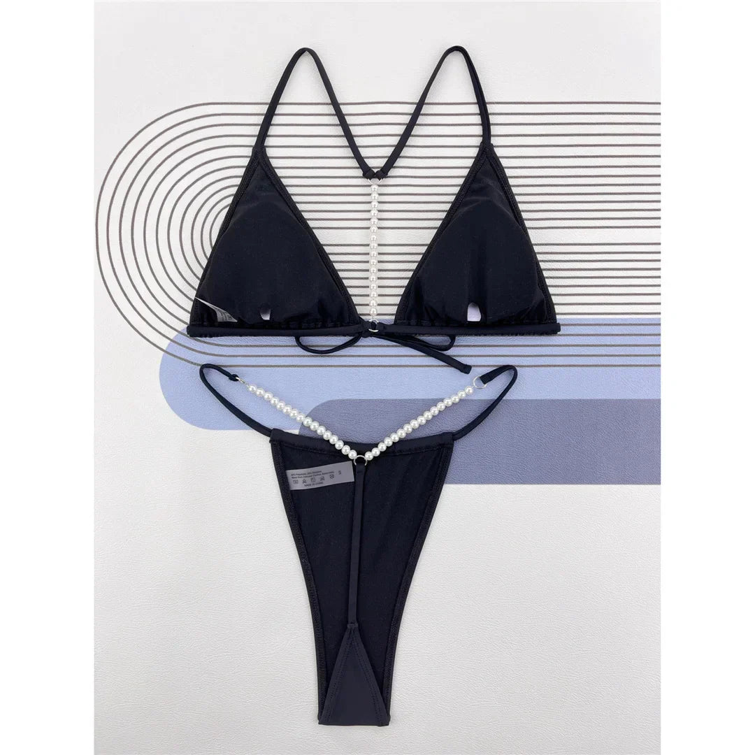 Bikini z perełkami na plecach