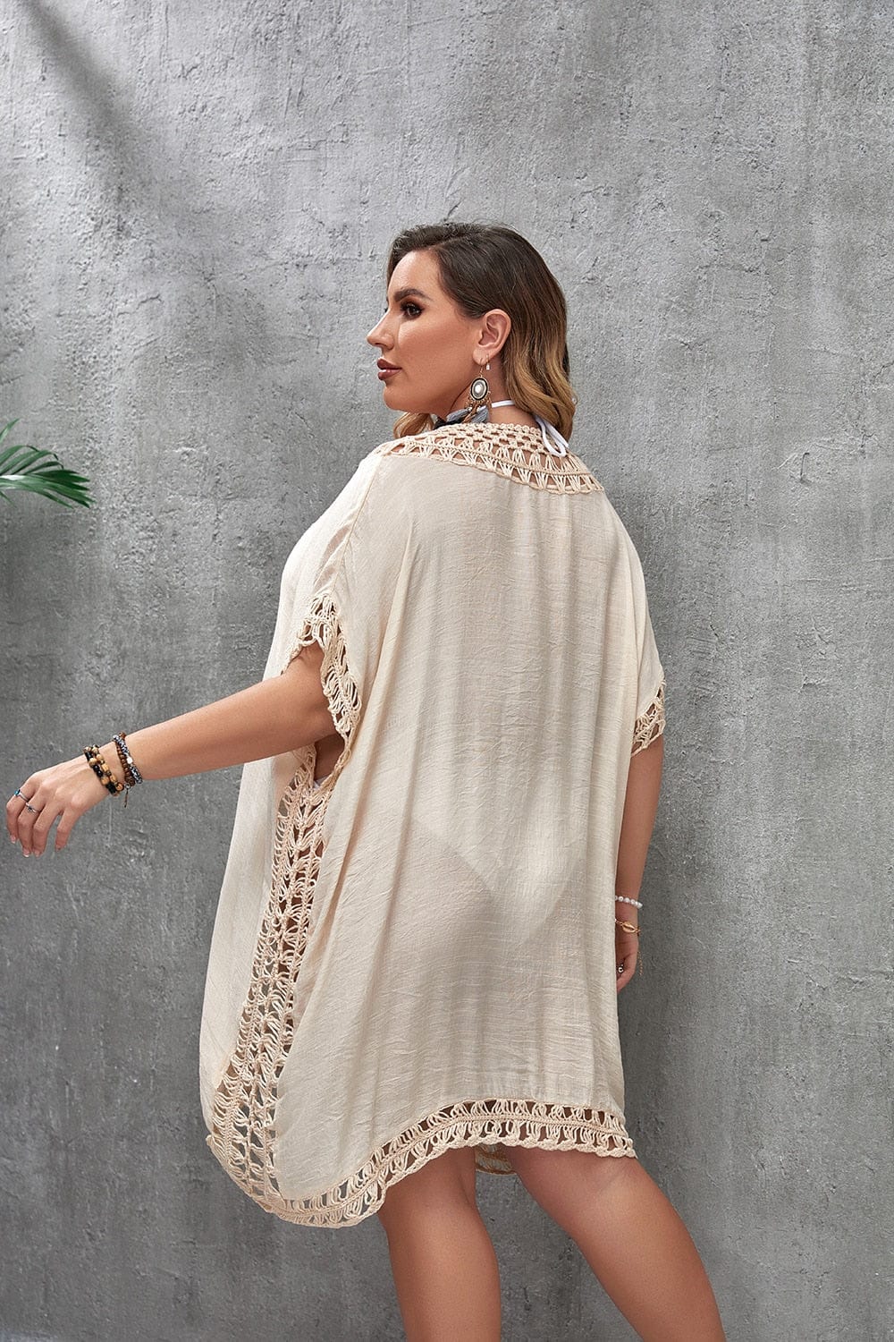 Suknia plażowa plus size z wiązaniem na szyi