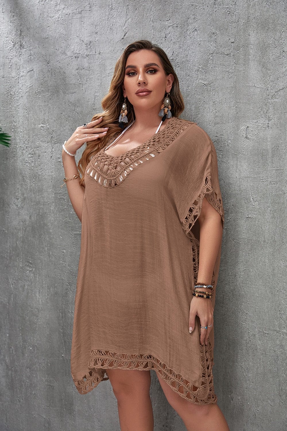 Suknia plażowa plus size z wiązaniem na szyi