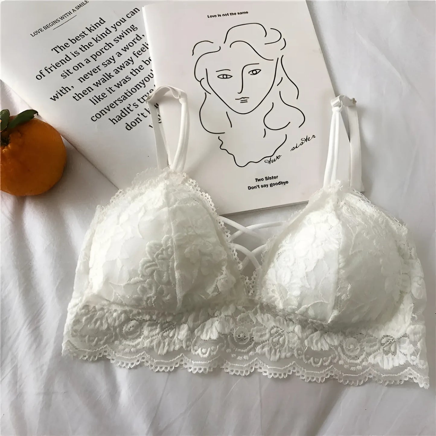 Biustonosz koronkowy bralette z obniżonym dołem