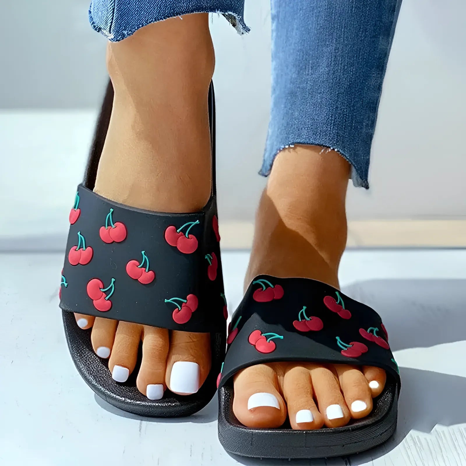 Czarny Klapki damskie z motywem owoców