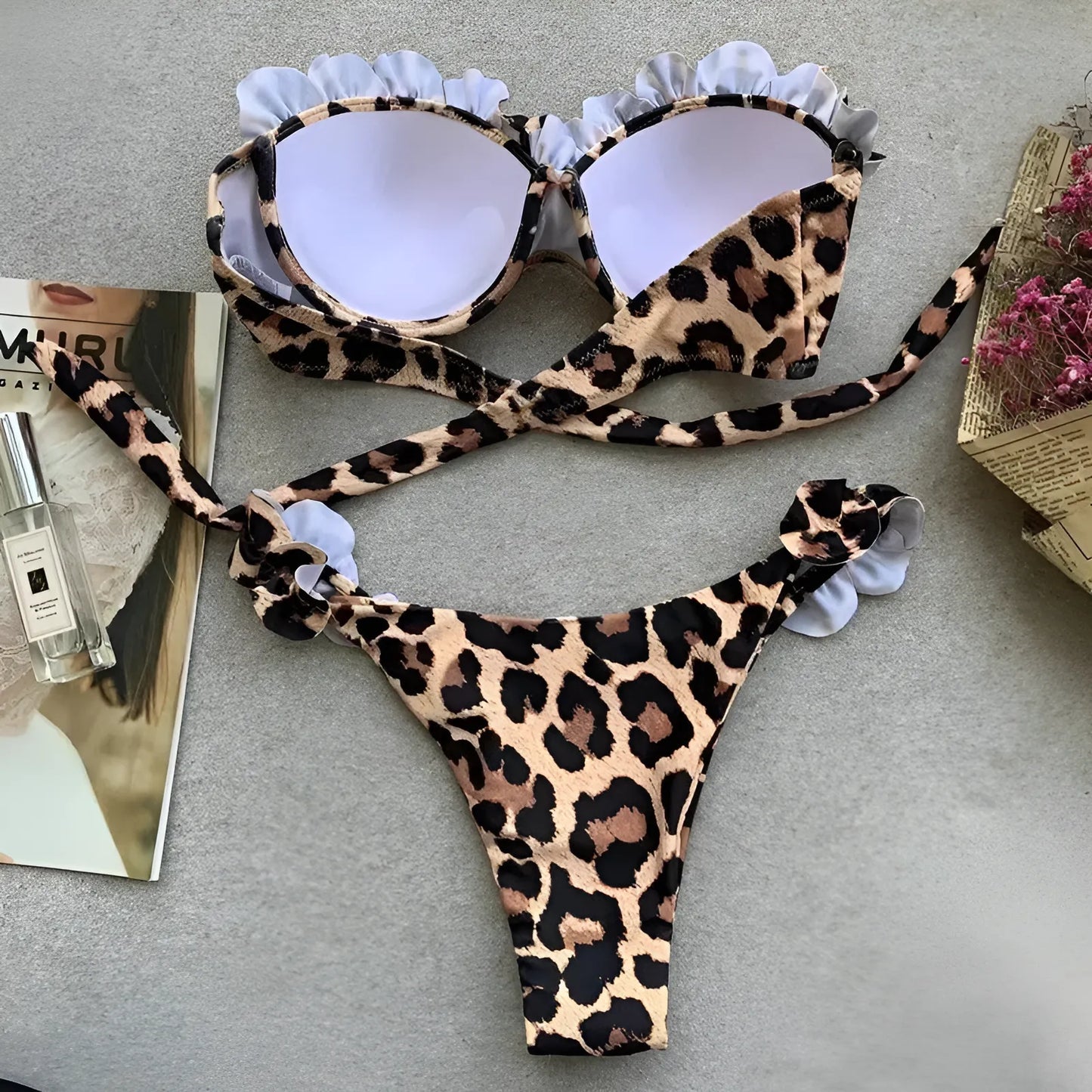 Dwuczęściowy strój kąpielowy bikini w panterkę z falbankami