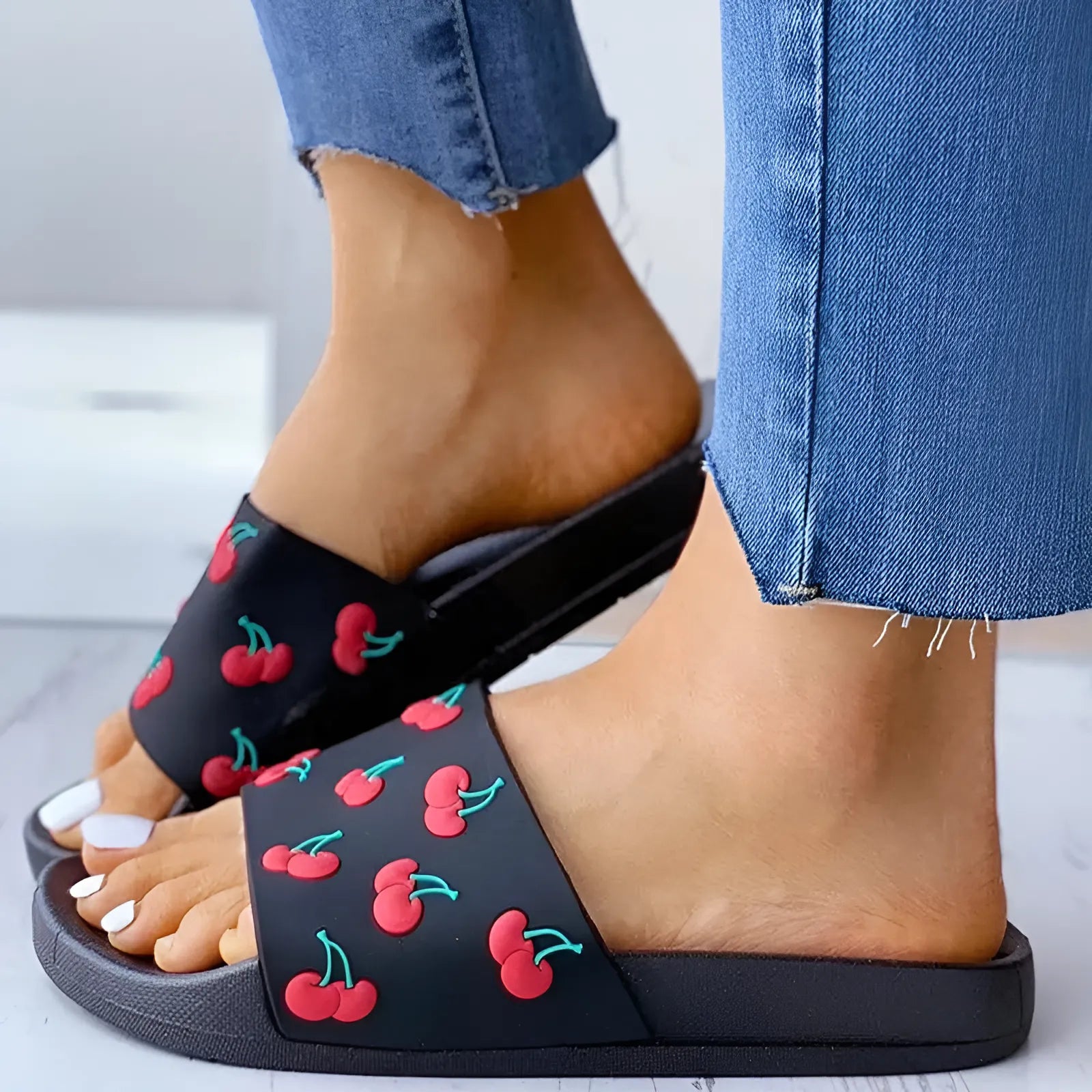 Klapki damskie z motywem owoców