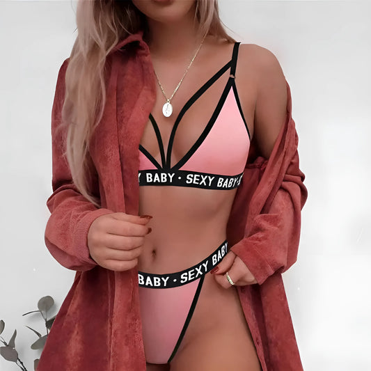 Komplet bielizny z napisem "Sexy baby"
