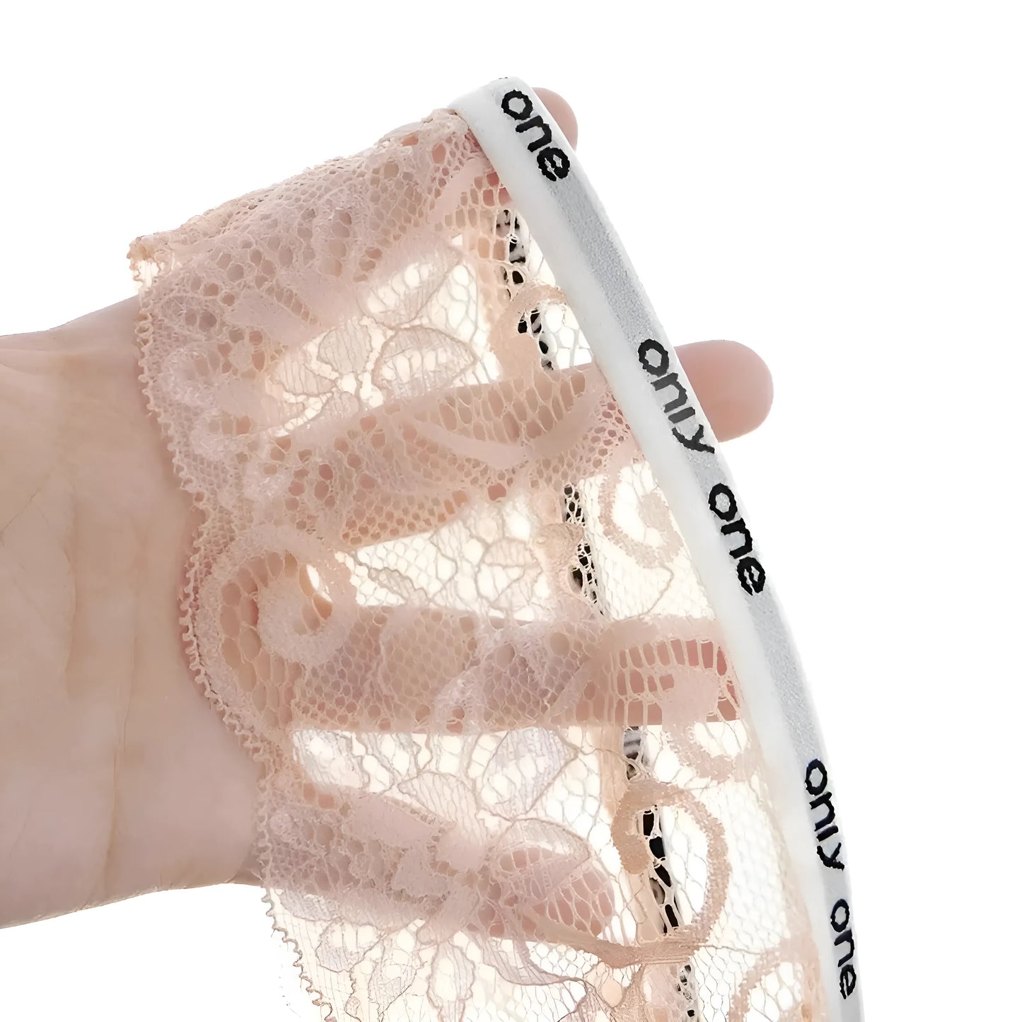 Koronkowe stringi