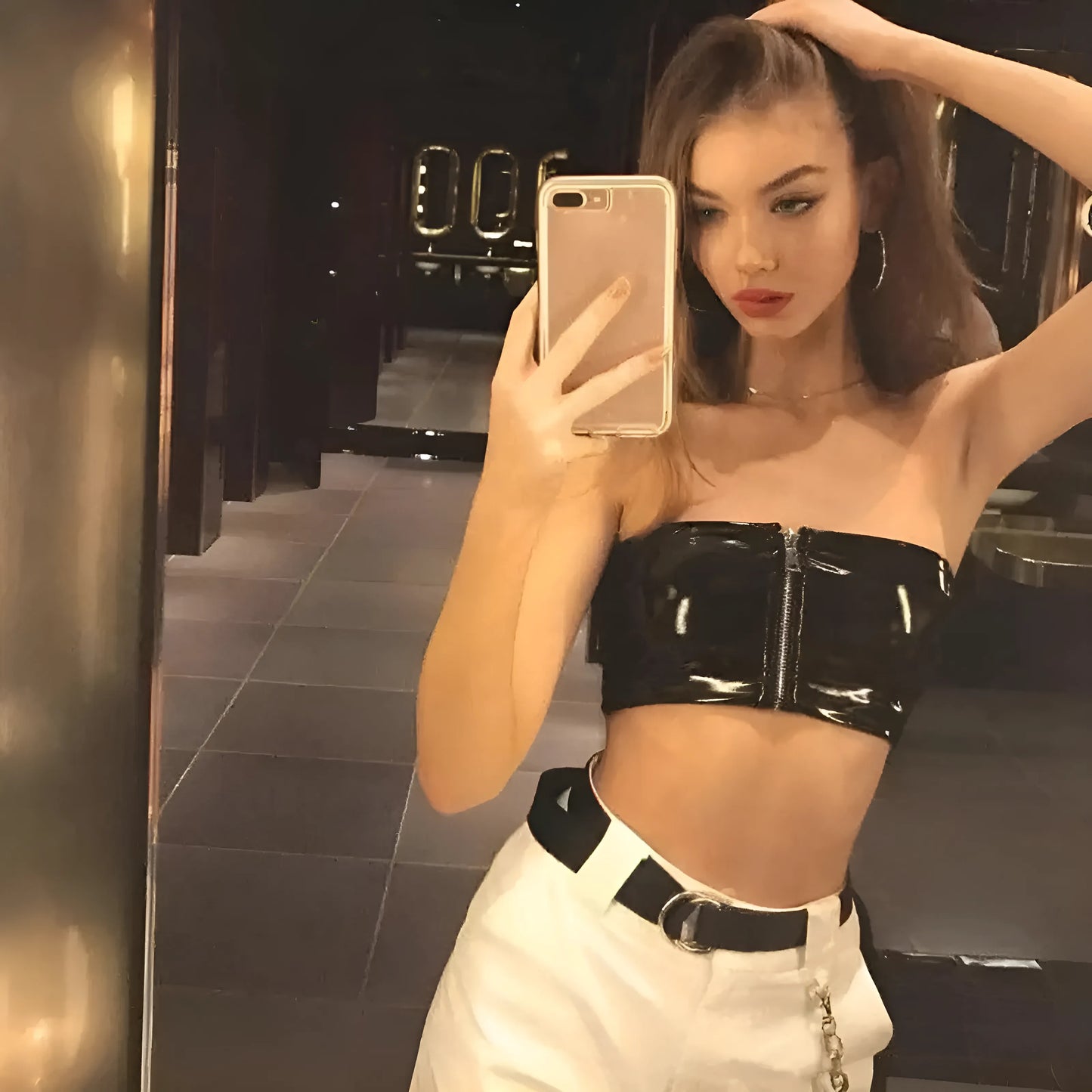 Lateksowy biustonosz bandeau z zamkiem