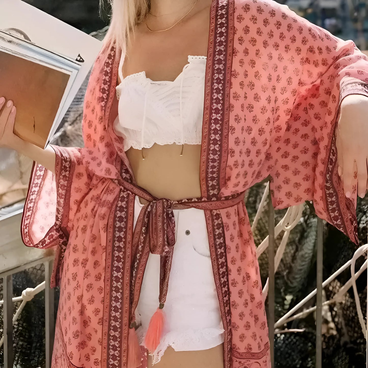 Różowy Kimono plażowe w stylu vintage