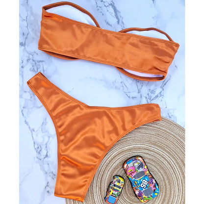 Bikini bez ramiączek z regulowanymi gąbeczkami