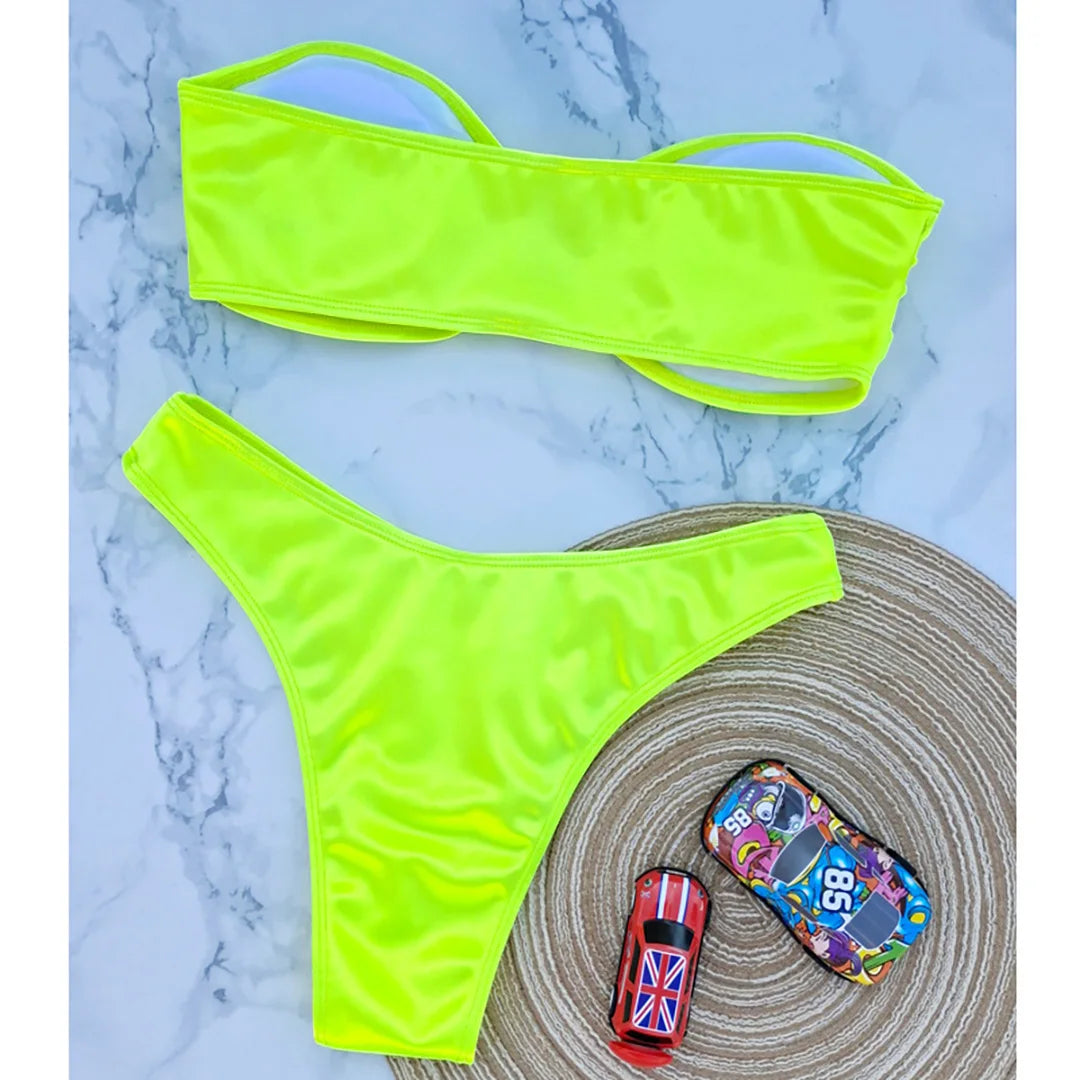 Bikini bez ramiączek z regulowanymi gąbeczkami