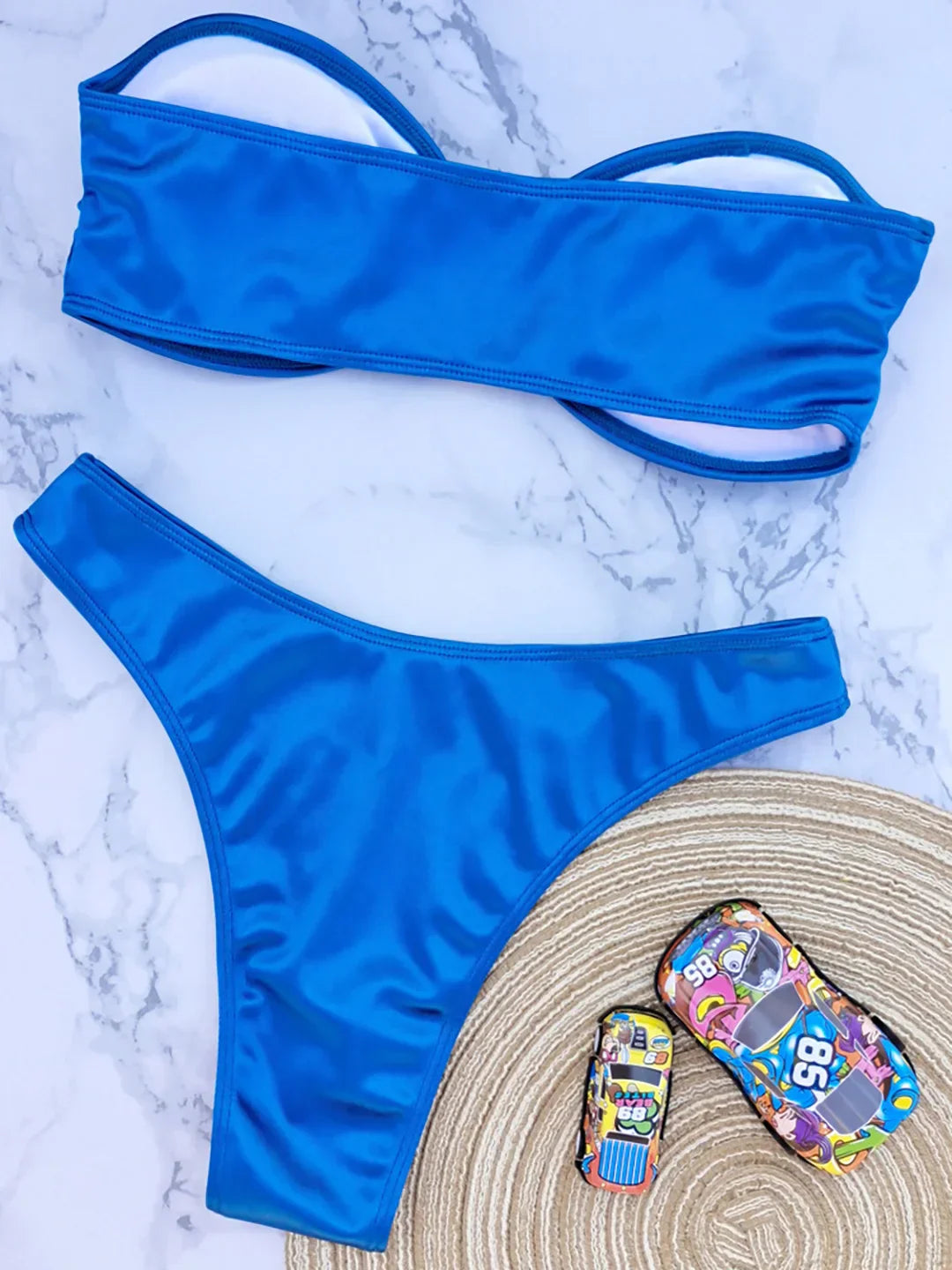Bikini bez ramiączek z regulowanymi gąbeczkami