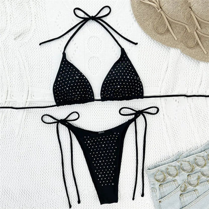 Bikini z ozdobnymi diamencikami