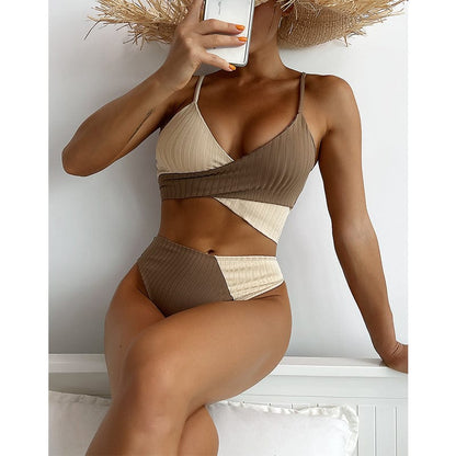 Dwuczęściowe bikini z regulowanymi ramiączkami