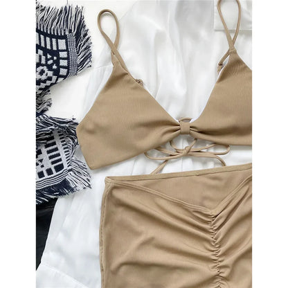 Dwuczęściowy strój kąpielowy ze spódniczką