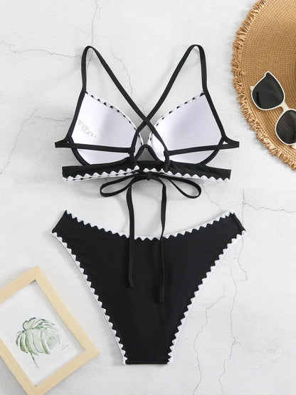 Bikini z regulowanym wiązaniem na plecach