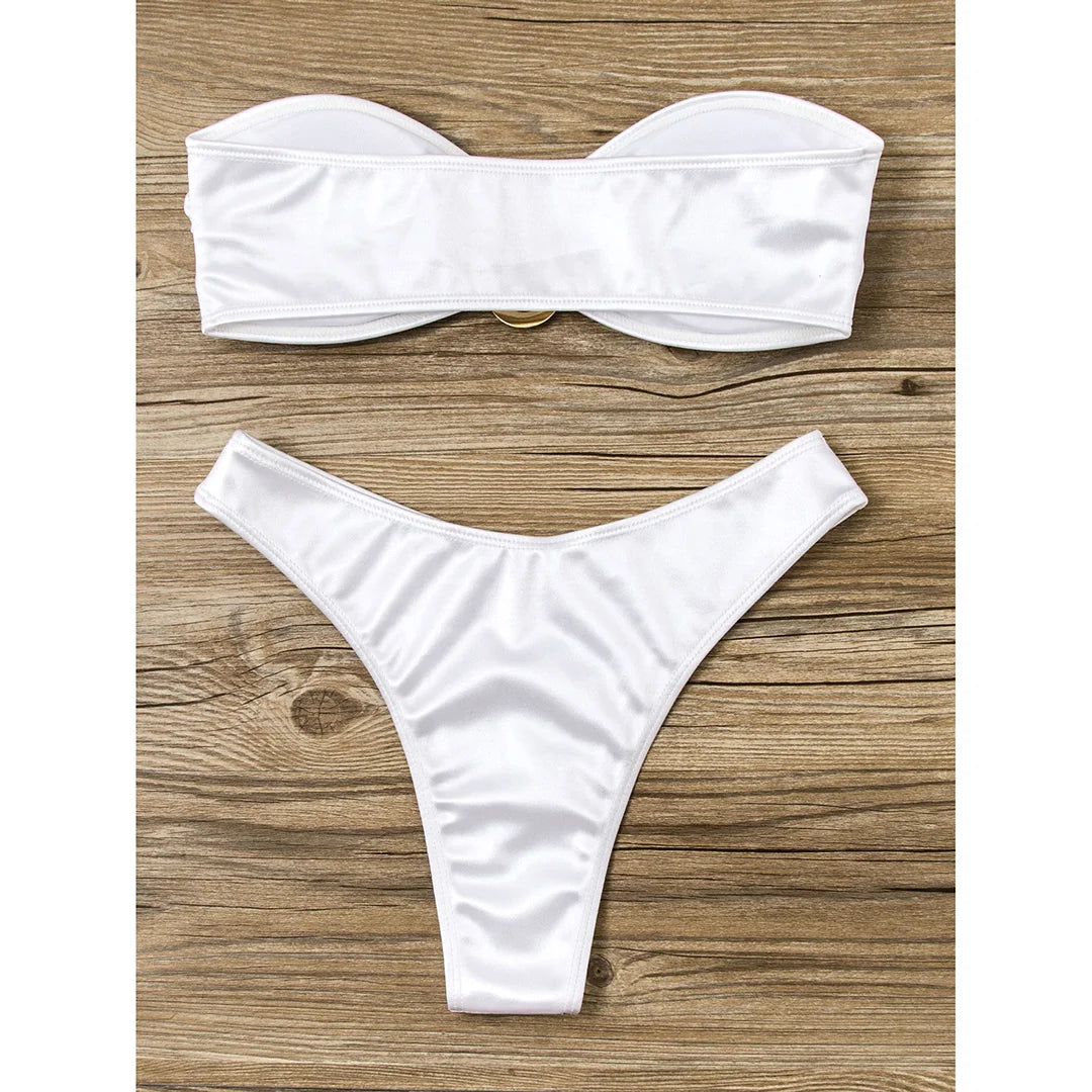 Bikini bez ramiączek z regulowanymi gąbeczkami
