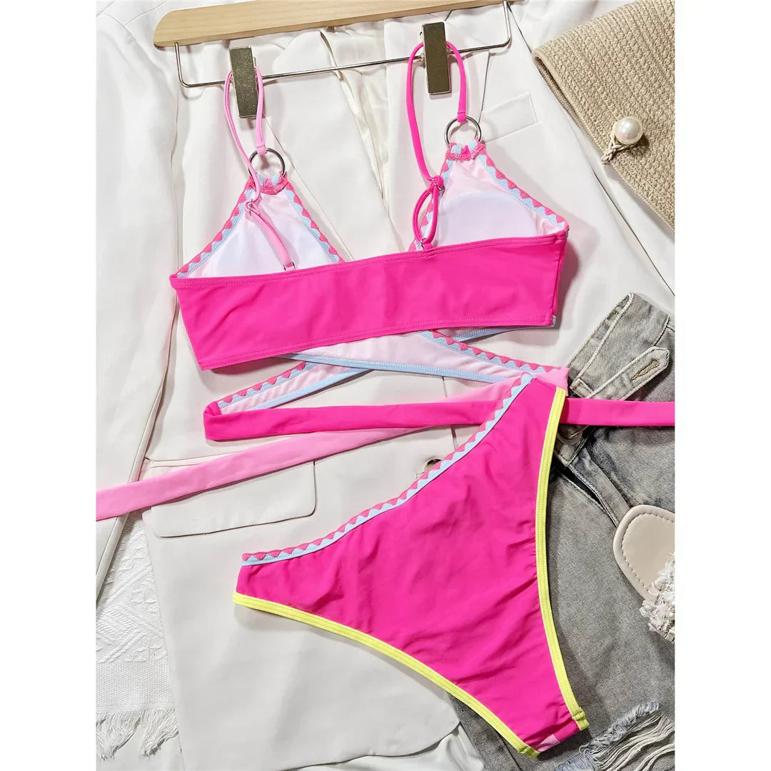 Dwuczęściowy strój kąpielowy z regulowanymi ramiączkami