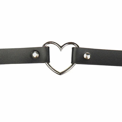 Choker z regulowanej skóry z serduszkiem
