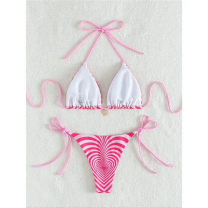 Dwuczęściowy strój kąpielowy z hipnotyzującym wzorem w serca