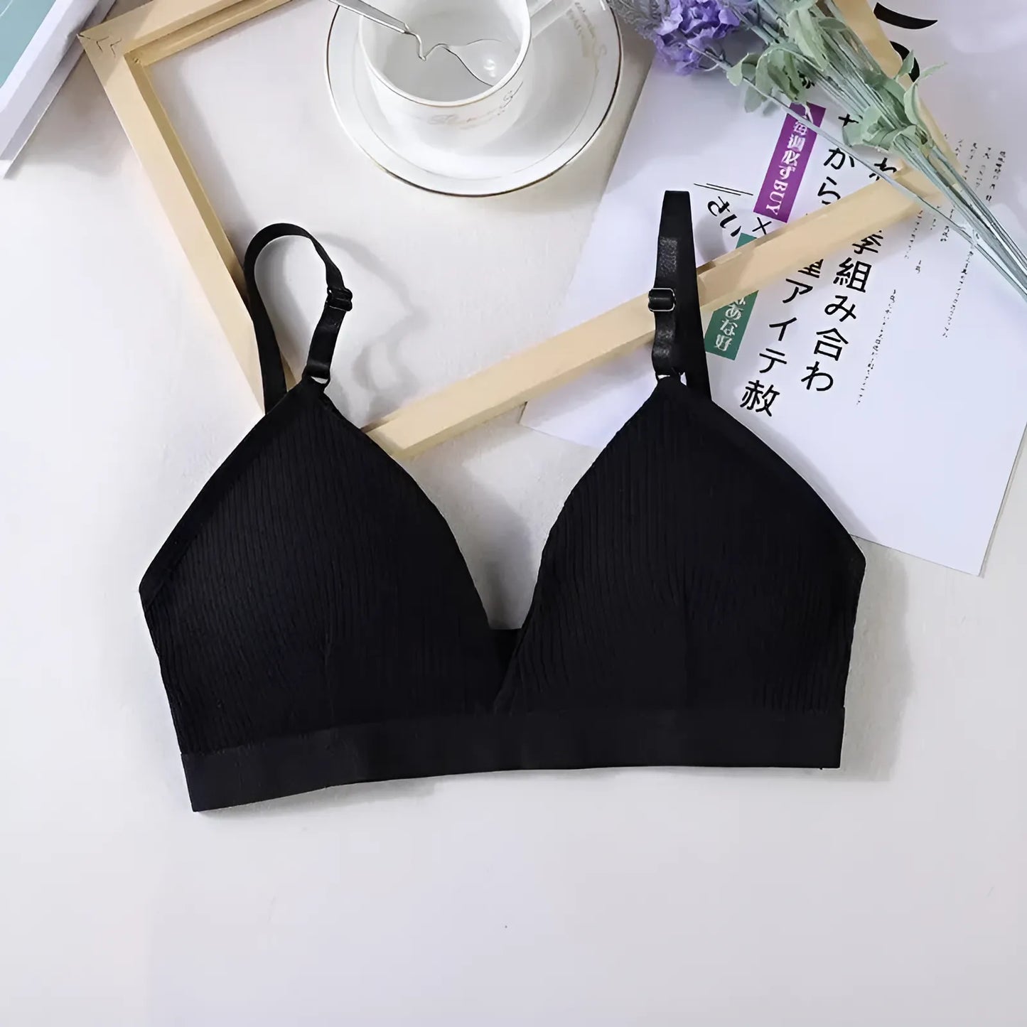 Prążkowany biustonosz o kroju bralette