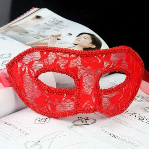Delikatna maska koronkowa - Czerwony / Uniwersalny