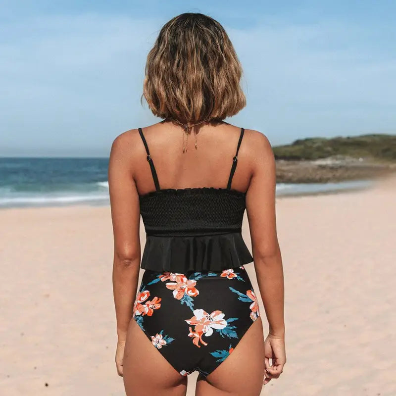 Dwuczęściowy strój kąpielowy bikini z falbanką