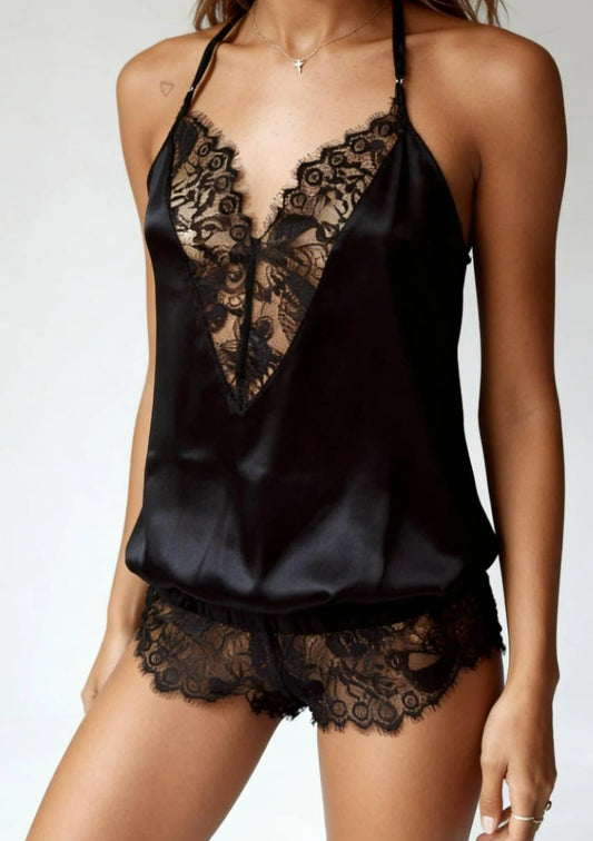 Piżama z koronkowymi wstawkami