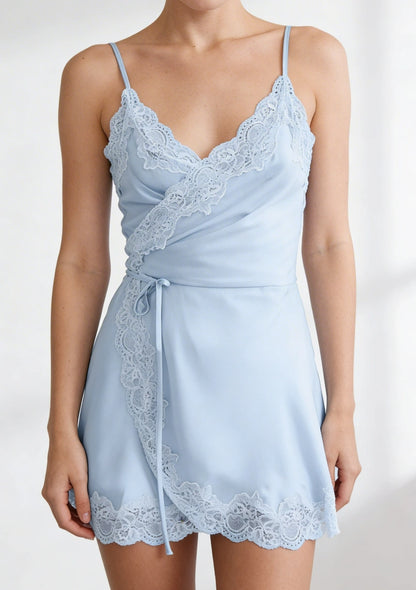 Koszula nocna z wiązaniem w pasie