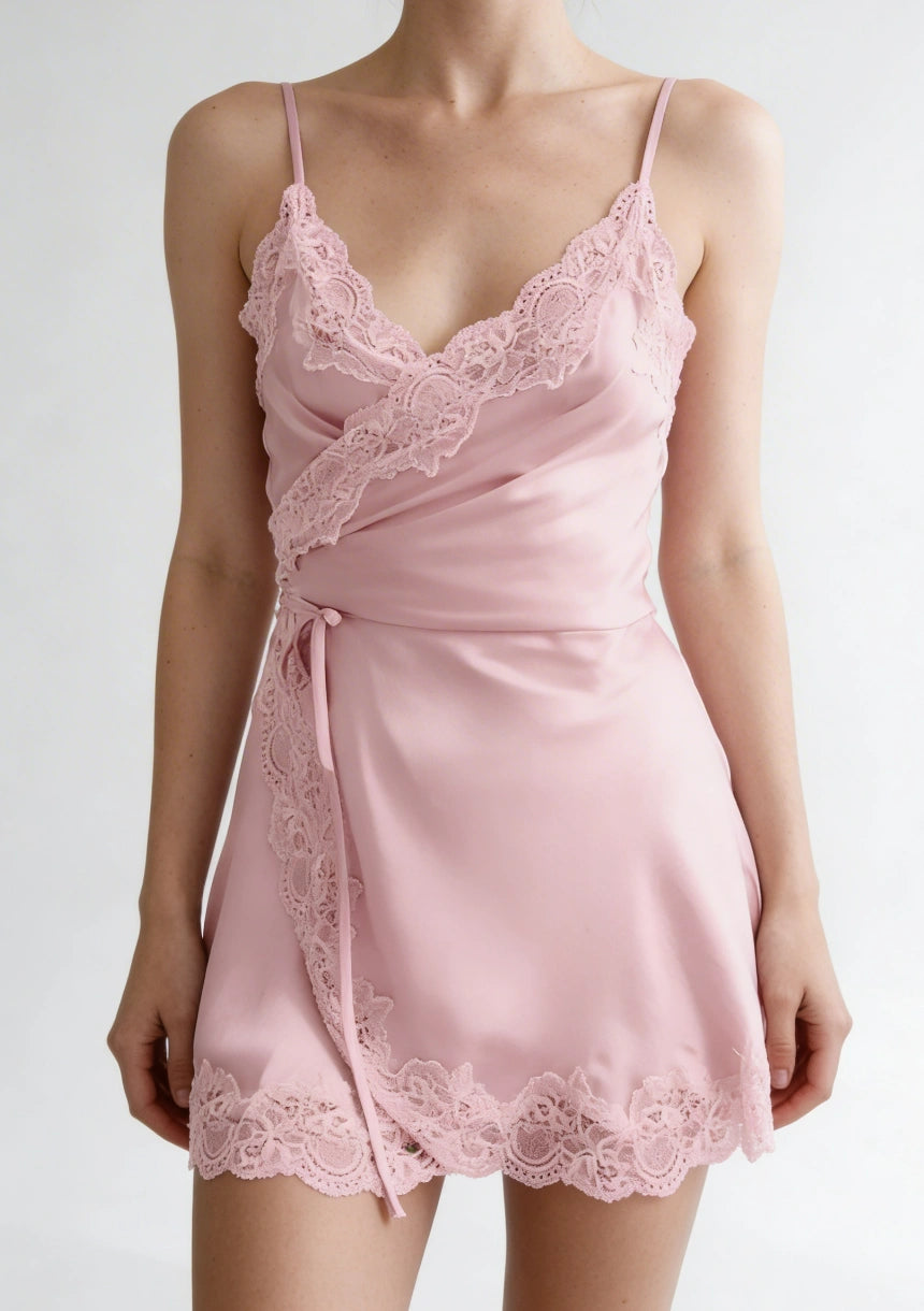 Koszula nocna z wiązaniem w pasie