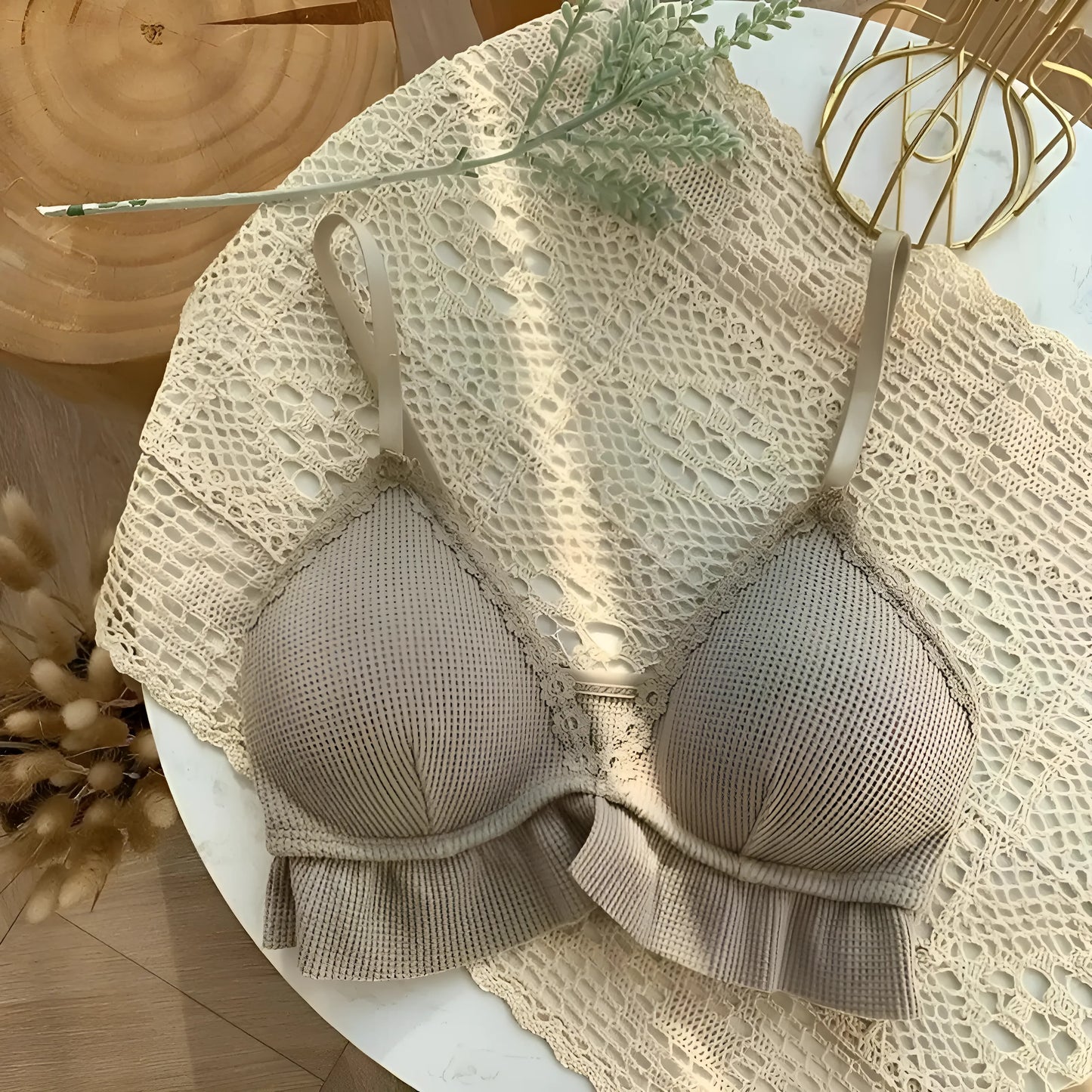 Khaki Biustonosz koronkowy o kroju bralette z falbanką