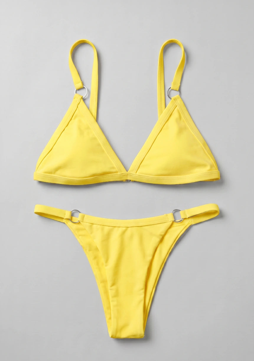 Klasyczny dwuczęściowy strój kąpielowy bikini z ozdobnymi kółkami
