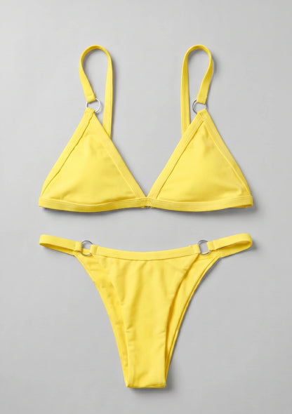 Klasyczny dwuczęściowy strój kąpielowy bikini z ozdobnymi kółkami