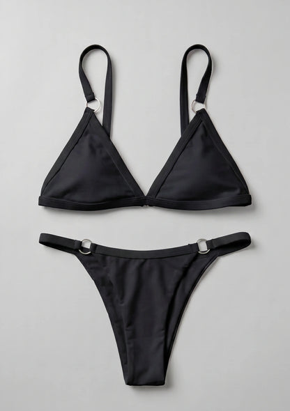 Klasyczny dwuczęściowy strój kąpielowy bikini z ozdobnymi kółkami