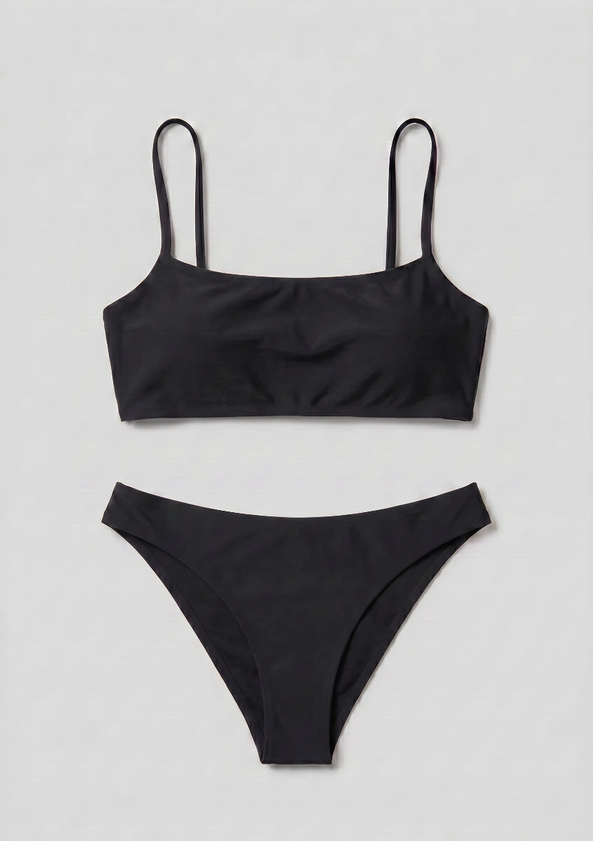 Minimalistyczny dwuczęściowy strój kąpielowy bikini