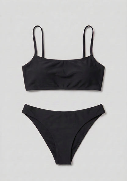 Minimalistyczny dwuczęściowy strój kąpielowy bikini