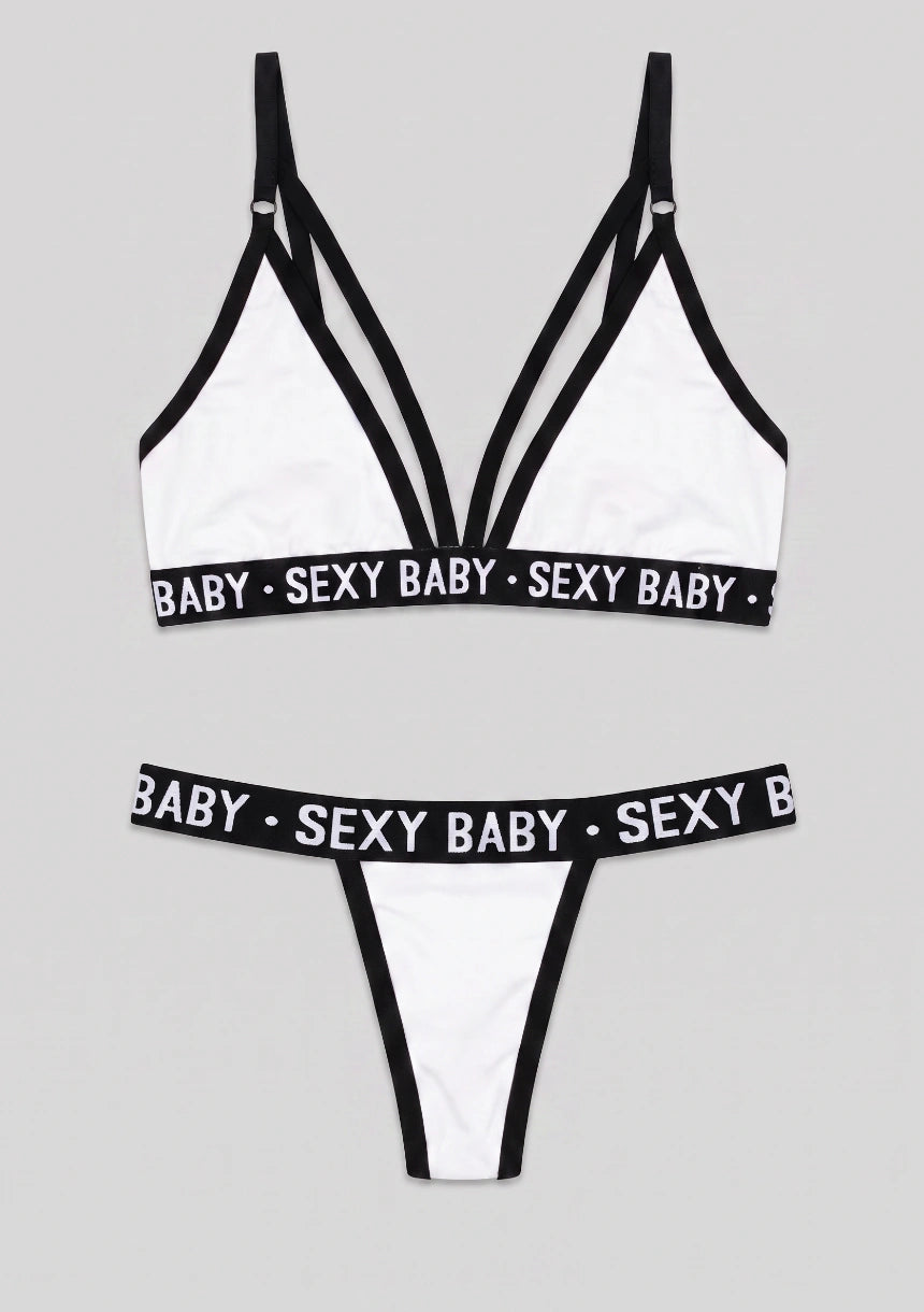 Komplet bielizny z napisem "Sexy baby"