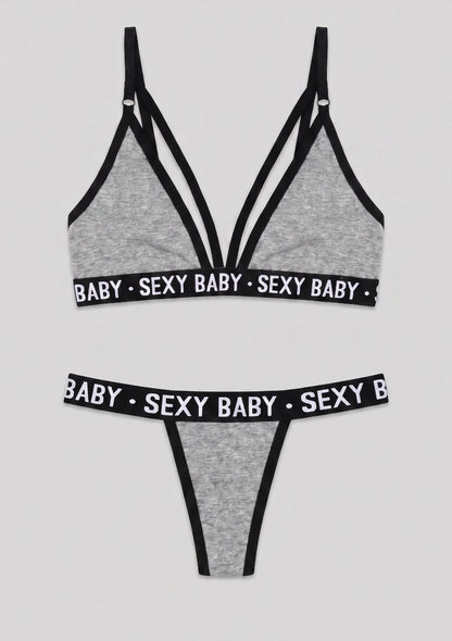 Komplet bielizny z napisem "Sexy baby"