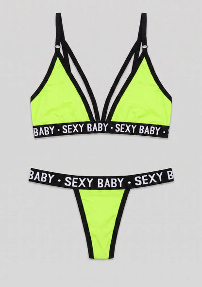 Komplet bielizny z napisem "Sexy baby"