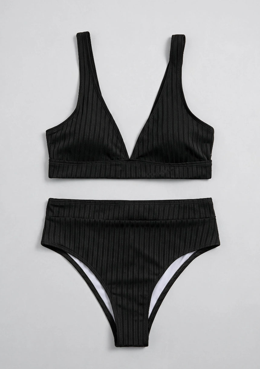Prążkowany strój kąpielowy dwuczęściowy