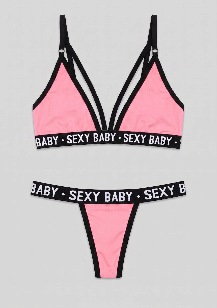 Komplet bielizny z napisem "Sexy baby"