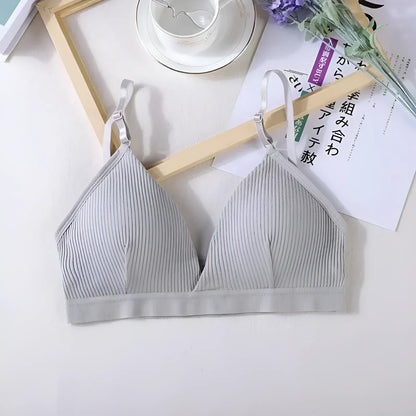 Prążkowany biustonosz o kroju bralette