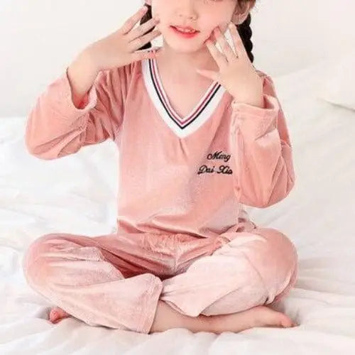 Welurowa piżama dziecięca - Różowy / 100cm